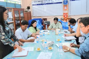 Xã Ô Lâm (tỉnh An Giang) chăm lo cho học sinh đến trường. 