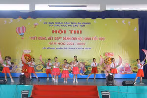 An Giang tổng kết trao thưởng Hội thi "Viết đúng, viết đẹp" dành cho học sinh tiểu học năm học 2024 - 2025. (Ảnh: Trọng Nhân)