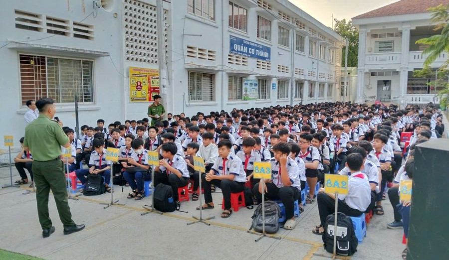 Buổi sinh hoạt chuyên đề "Miễn dịch số" tại Trường THCS Quản Cơ Thành (xã Châu Thành, tỉnh An Giang).