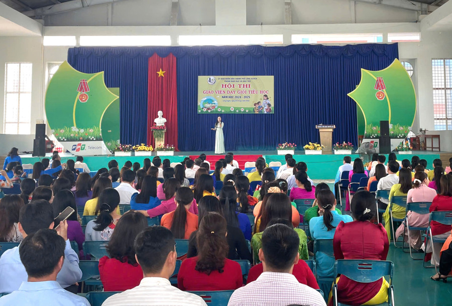 Thành phố Long Xuyên (An Giang) khai mạc Hội thi giáo viên dạy giỏi tiểu học năm học 2024 - 2025.