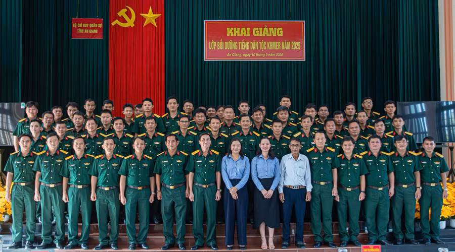 An Giang khai giảng lớp bồi dưỡng tiếng Khmer cho lực lượng vũ trang trong tỉnh.