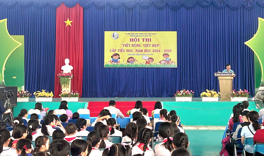 Hội thi "Viết chữ đẹp" dành cho học sinh tiểu học.