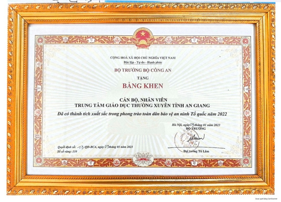 Bằng khen của Bộ trưởng Bộ Công an trao tặng Trung tâm. 1000051068.jpg