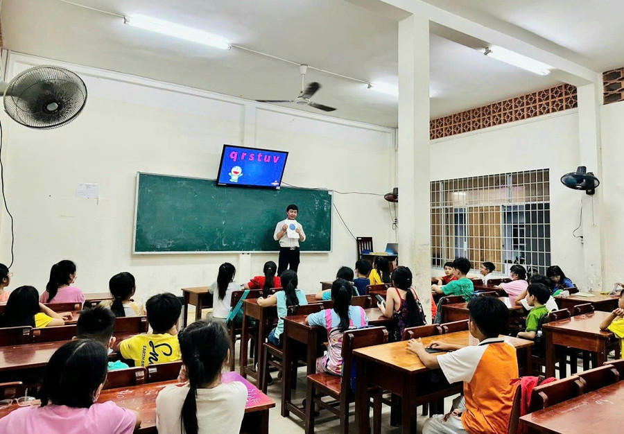 Hoạt động của lớp Tin học - Ngoại ngữ tại Trung tâm. 1000051069.jpg