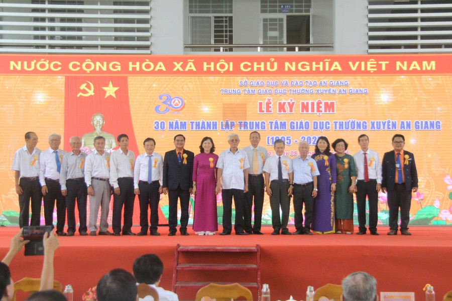 Trung tâm Giáo dục thường xuyên tỉnh An Giang kỷ niệm 30 năm thành lập. Ảnh: Trọng Nhân.