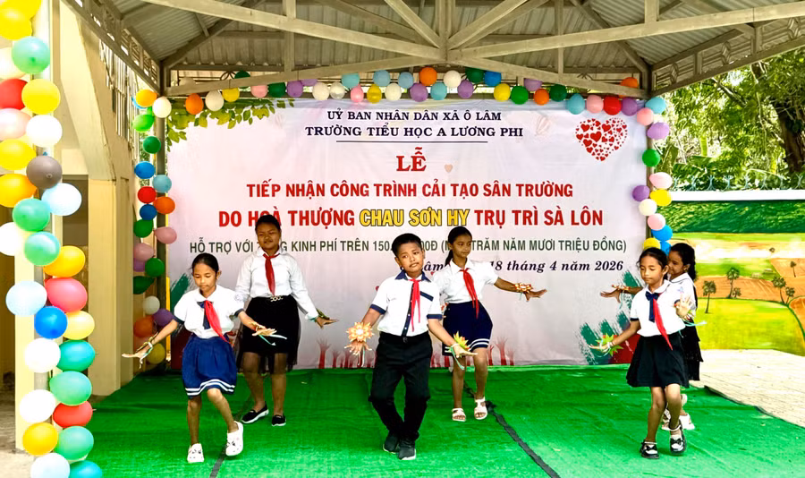Lễ Tiếp nhận công trình cải tạo sân trường Trường Tiểu học A Lương Phi (xã Ô Lâm, tỉnh An Giang) 