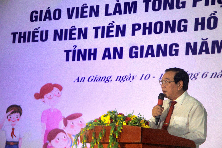Ông Võ Bình Thư - Phó Giám đốc Sở GD&ĐT tỉnh An Giang, Trưởng Ban tổ chức hội thi phát biểu tại buổi tổng kết. Ảnh: Trọng Nhân. 1000044462.jpg