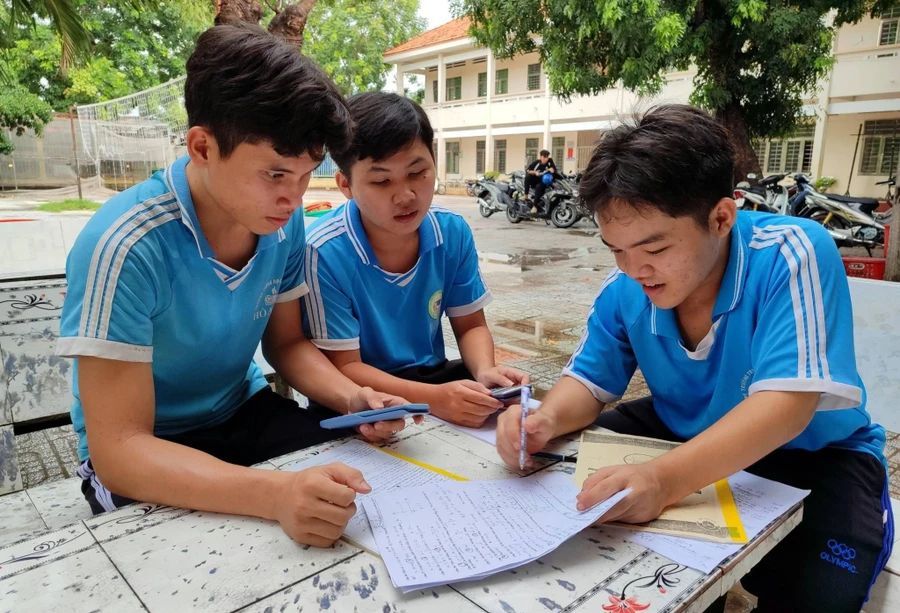 Chàng trai khuyết tật ước mơ làm kiến trúc sư- Ảnh 3.