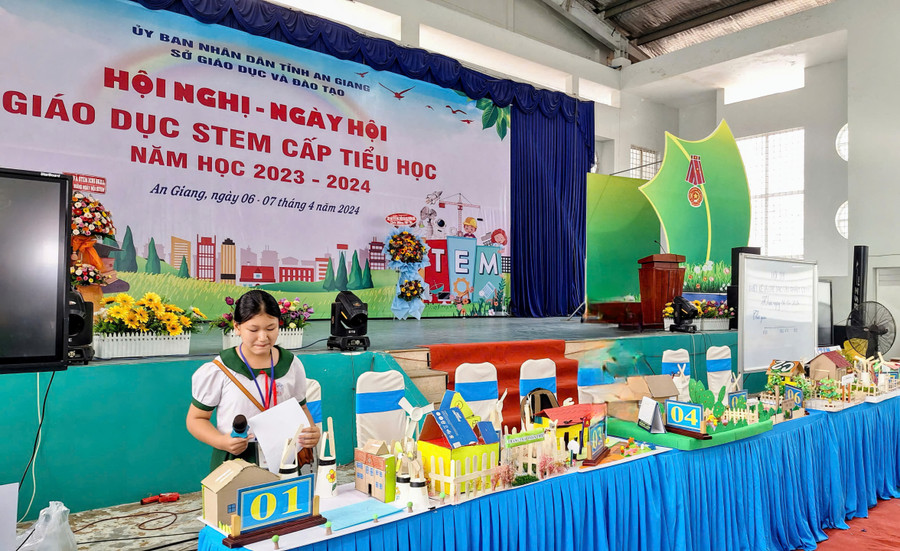 Ngày hội Giáo dục STEM cấp Tiểu học năm học 2023 - 2024 tại An Giang. Ảnh: Trọng Nhân.