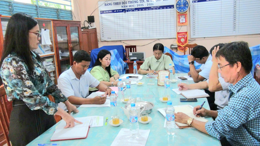 Xã Ô Lâm (tỉnh An Giang) chăm lo cho học sinh đến trường. 
