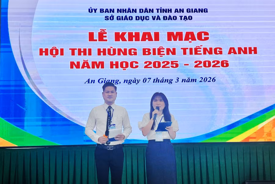 An Giang khai mạc Hội thi Hùng biện tiếng Anh dành cho học sinh phổ thông năm học 2025 - 2026.