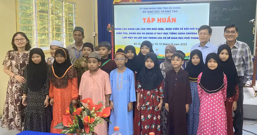 An Giang tập huấn nâng cao năng lực dạy học tiếng Chăm cho CBQL, giáo viên.