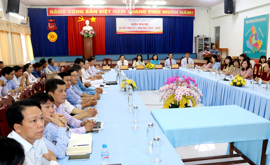 Sở GD&ĐT An Giang hội nghị sơ kết học kỳ I năm học 2024 - 2025. (Ảnh: H.H)