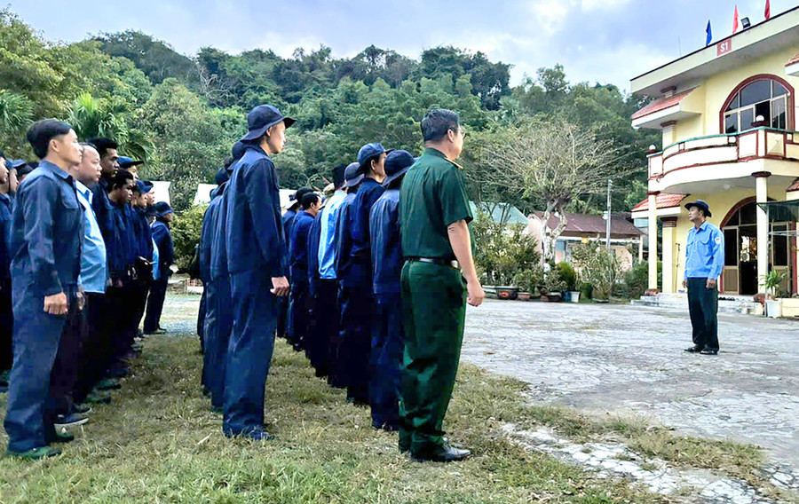 Đội K93 (Bộ CHQS tỉnh An Giang) ra quân tìm kiếm, quy tập hài cốt liệt sĩ tại phường Tịnh Biên.