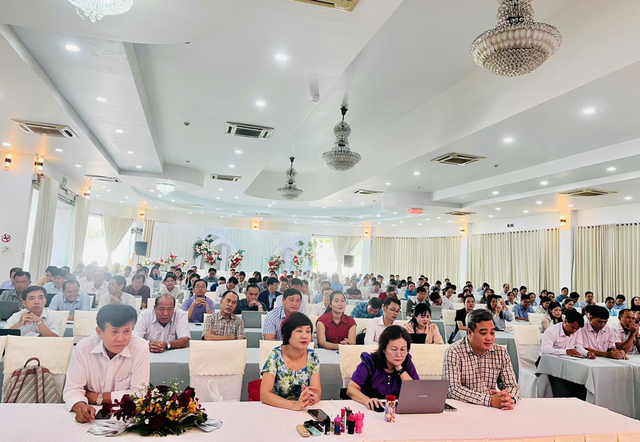 Đại biểu tham dự tập huấn. 1000058121.jpg