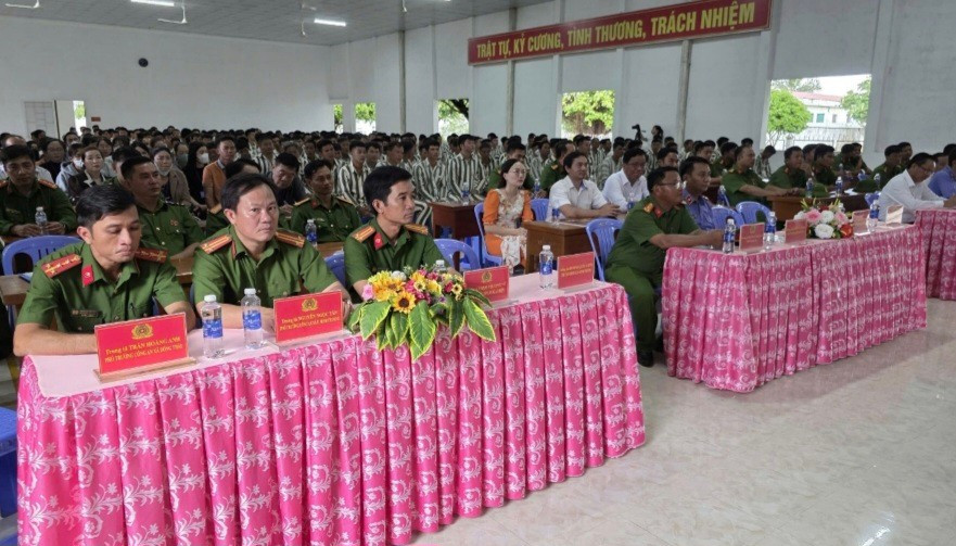 Đại biểu tham dự Lễ công bố Quyết định đặc xá. 1000053975.jpg