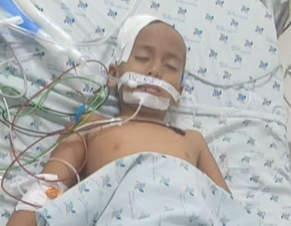 Em Chau Na Vuône hôn mê, đang chờ phẫu thuật lần 2.