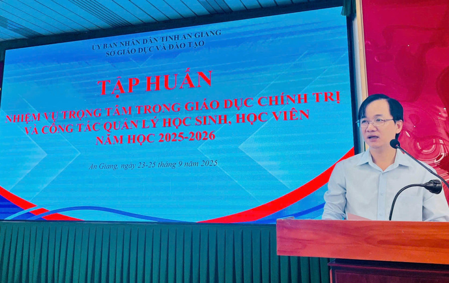 Khai mạc tập huấn nhiệm vụ trọng tâm trong giáo dục chính trị và công tác quản lý học sinh, học viên.