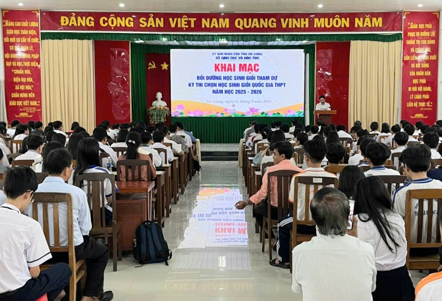 An Giang khai mạc bồi dưỡng học sinh tham dự Kỳ thi chọn học sinh giỏi quốc gia THPT năm học 2025 - 2026.