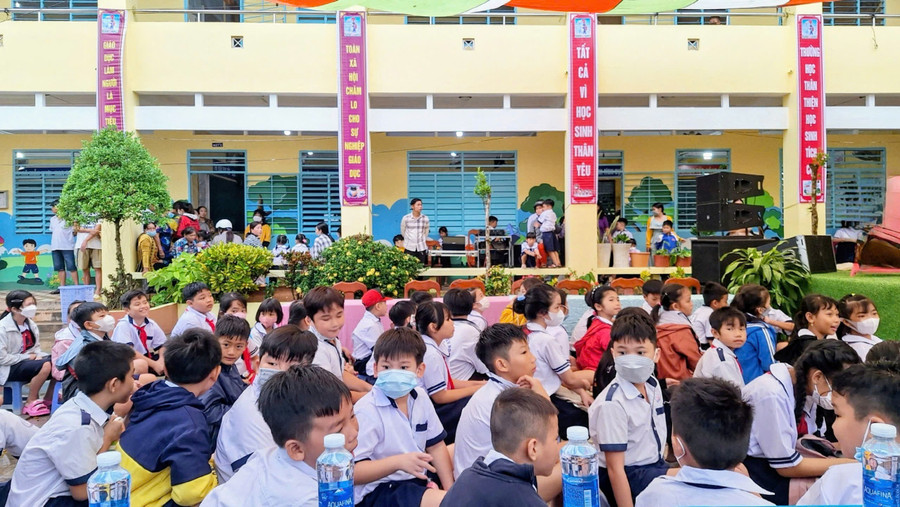 Học sinh An Giang tựu trường ngày 29/8, khai giảng ngày 5/9. Ảnh: Trọng Nhân.