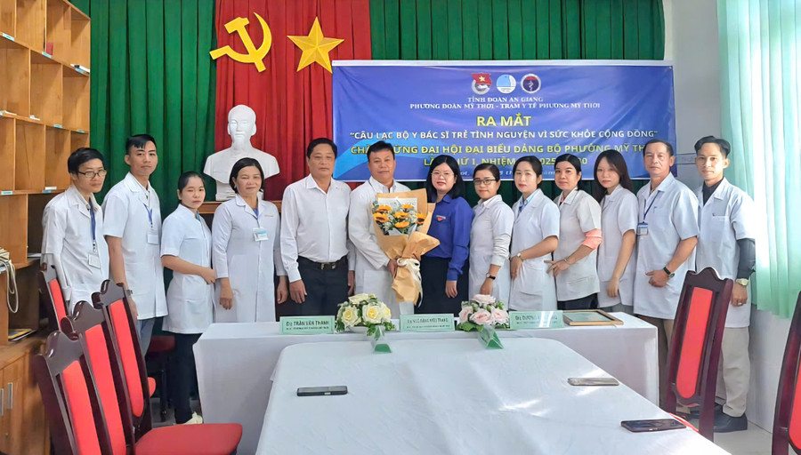 Phường Mỹ Thới, tỉnh An Giang ra mắt Câu lạc bộ "Y, bác sĩ trẻ tình nguyện vì sức khỏe cộng đồng". 