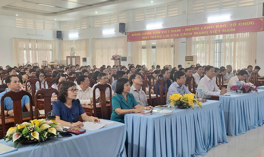 Đại biểu tham dự Hội nghị. 1000055791.jpg