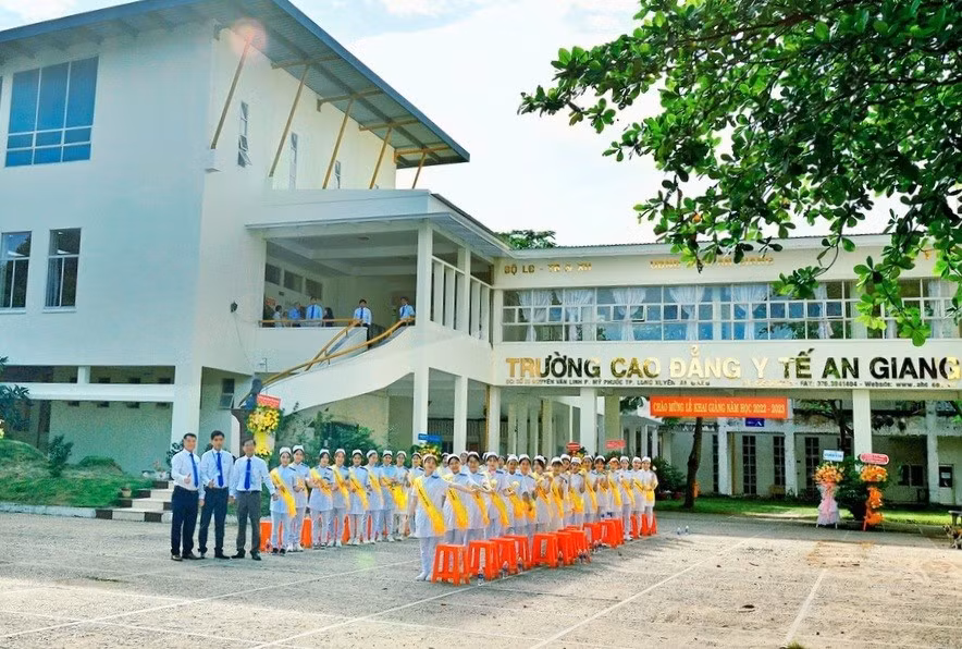 Năm 2026, Trường Cao đẳng Y tế An Giang tuyển sinh 770 chỉ tiêu hệ chính quy.