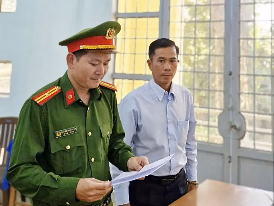 Cơ quan Cảnh sát Điều tra Công an An giang khởi tố nguyên Giám đốc Văn phòng Đăng ký đất đai Chi nhánh Châu Phú. (Ảnh: Nghiêm Túc)