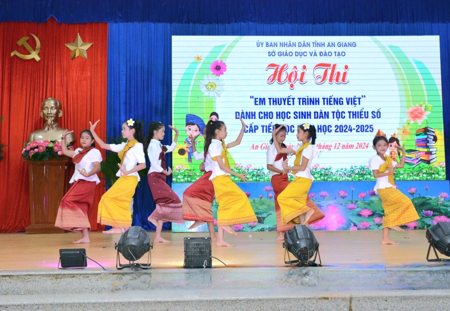 An Giang khai mạc Hội thi "Em thuyết trình tiếng Việt" dành cho học sinh dân tộc thiểu số trên địa bàn. 