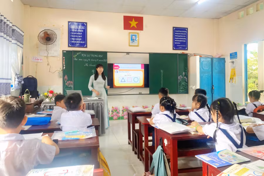 Hoạt động dạy học tại một trường học trên địa bàn tỉnh An Giang.
