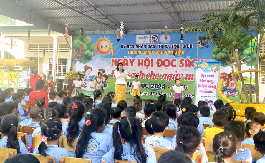 An Giang tổ chức ngày hội sách tại huyện Tri Tôn và thị xã Tịnh Biên. (Ảnh: Trọng Nhân)