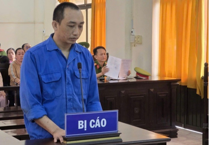 Trần Văn Mới tại phiên toà sơ thẩm. Ảnh: Văn Vũ. 1000048078-7039.jpg