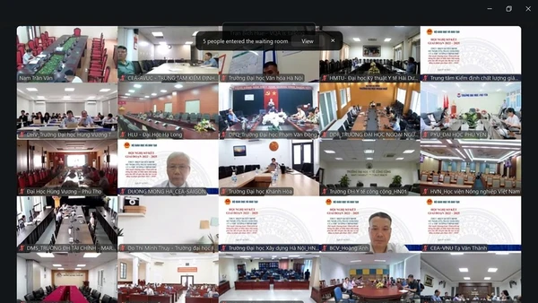 Hội thảo tổ chức trực tuyến tại hơn 400 điểm cầu.