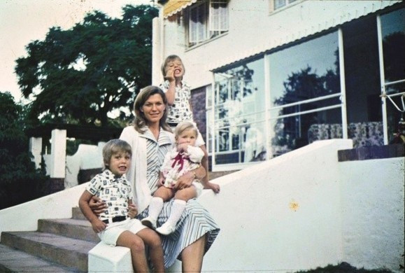 Cách dạy con của mẹ Elon Musk ảnh 2 Cach day con cua me Elon Musk anh 2