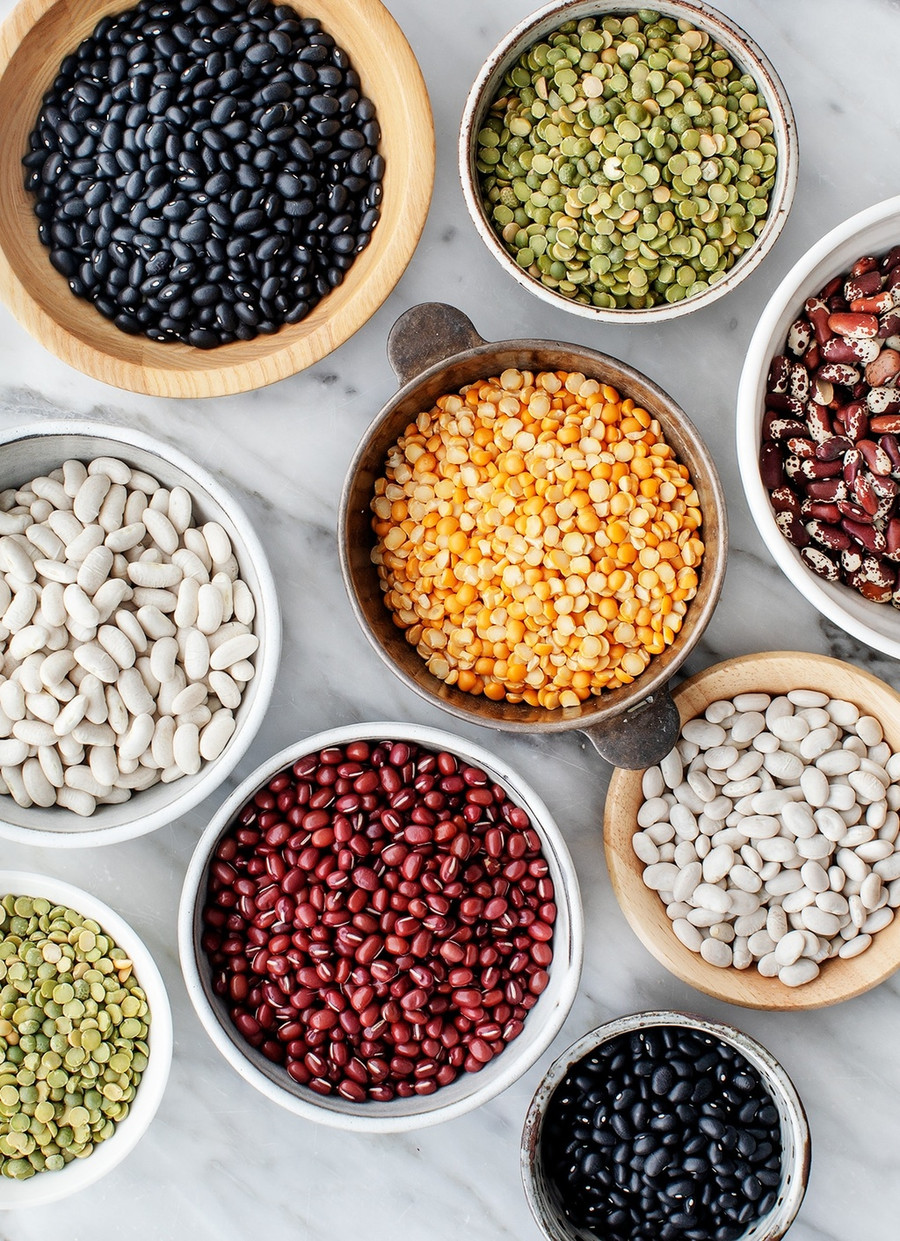 Các loại đậu: Là nguồn chất đạm, tinh bột tốt, chất xơ, vitamin và một số chất chống oxy hóa. Đậu nành, đậu phộng còn chứa nhiều leucin thúc đẩy tổng hợp protein, giảm sự thoái hóa mô cơ. Đậu nành mang lại lượng protein cao hơn so với thịt, cá và gần gấp đôi nhiều loại đậu khác. Ảnh: Muscle & Fitness, Love And Lemons. Các loại đậu: Là nguồn chất đạm, tinh bột tốt, chất xơ, vitamin và một số chất chống oxy hóa. Đậu nành, đậu phộng còn chứa nhiều leucin thúc đẩy tổng hợp protein, giảm sự thoái hóa mô cơ. Đậu nành mang lại lượng protein cao hơn so với thịt, cá và gần gấp đôi nhiều loại đậu khác. Ảnh: Muscle & Fitness, Love And Lemons.