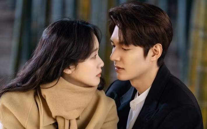 Nam diễn viên nhận nhiều ý kiến trái chiều về diễn xuất trong Quân vương bất diệt.