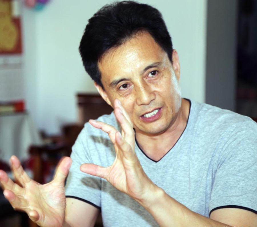 Vương Bá Chiêu không hết tức giận Trương Vệ Kiện và Tạ Đình Phong sau khi tòa xử hai nghệ sĩ không cố ý gây thương tích. Vương Bá Chiêu không hết tức giận Trương Vệ Kiện và Tạ Đình Phong sau khi tòa xử hai nghệ sĩ không cố ý gây thương tích.