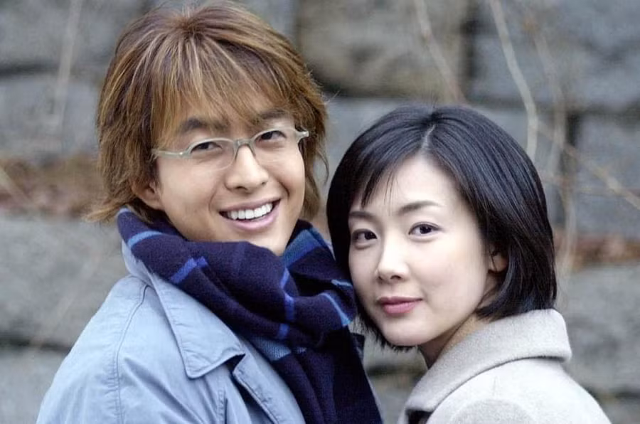 Bae Yong Joon khẳng định vị trí của mình ở làng giải trí Hàn Quốc bằng danh xưng "ông hoàng Hallyu" sau bộ phim Bản tình ca mùa đông.
