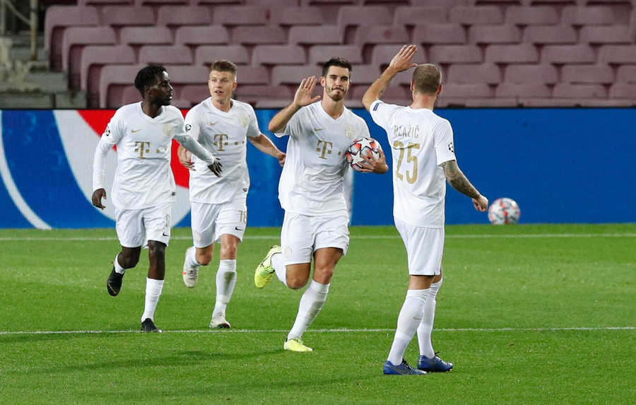 Igor Kharatin thực hiện quả phạt đền thành công để rút ngắn tỷ số còn 1-3. Tuy nhiên, đây cũng là những gì Ferencvaros làm được tại Camp Nou.