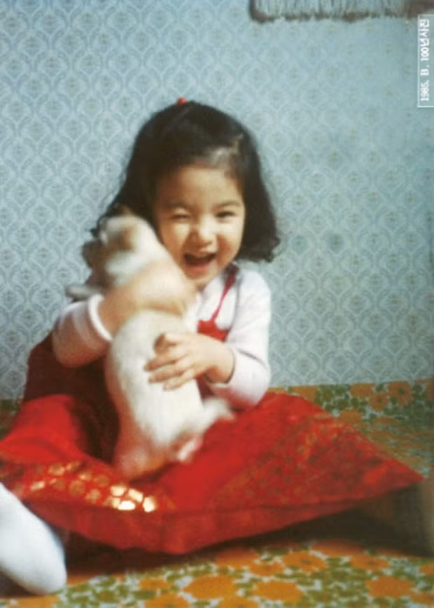 Cha mẹ Song Hye Kyo ly hôn khi cô vào lớp 3.