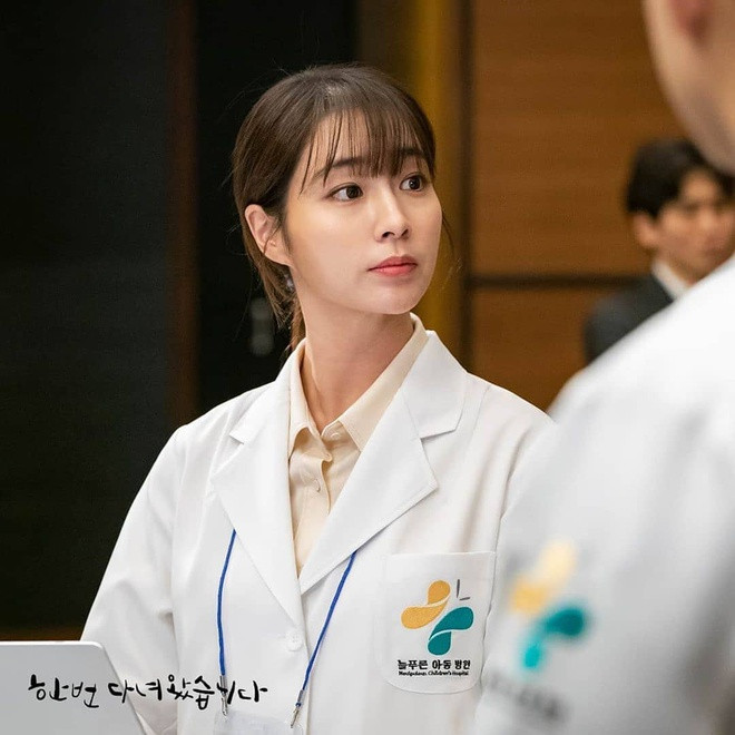 Dung nhan cực phẩm của Song Hye Kyo, Jang Nara thời mới nổi tiếng ảnh 9