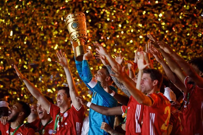 Lewandowski rực sáng giúp Bayern lập cú đúp vô địch Đức ảnh 2