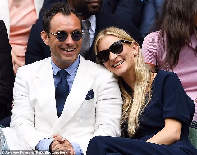 Tài tử Hollywood bên nửa kia hiện tại. Ảnh: Dailymail.