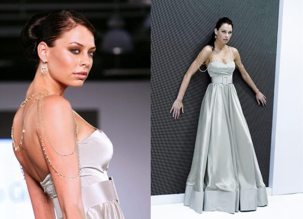 Váy cưới Danasha Luxury cũng là một trong những thiết kế nổi tiếng vì có giá bán cao, lên đến 1,5 triệu USD. Với sự kết hợp giữa 75 carat kim cương Bỉ chọn tỉ mỉ bằng tay cùng 250 gram vàng 18 carat, chiếc váy Danasha được ví như tác phẩm nghệ thuật. Jad Ghandour đã sáng tạo ra nó. Ảnh: Pinterest. Váy cưới Danasha Luxury cũng là một trong những thiết kế nổi tiếng vì có giá bán cao, lên đến 1,5 triệu USD. Với sự kết hợp giữa 75 carat kim cương Bỉ chọn tỉ mỉ bằng tay cùng 250 gram vàng 18 carat, chiếc váy Danasha được ví như tác phẩm nghệ thuật. Jad Ghandour đã sáng tạo ra nó. Ảnh: Pinterest.