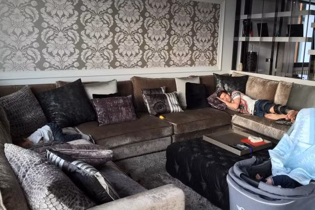 Messi roi Barca anh 4