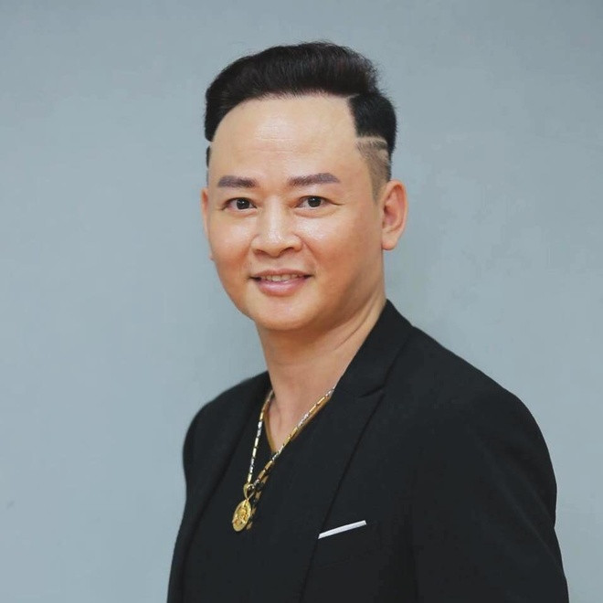 Diễn viên Tùng Dương ly hôn vợ vì khác biệt tính cách. Diễn viên Tùng Dương ly hôn vợ vì khác biệt tính cách.
