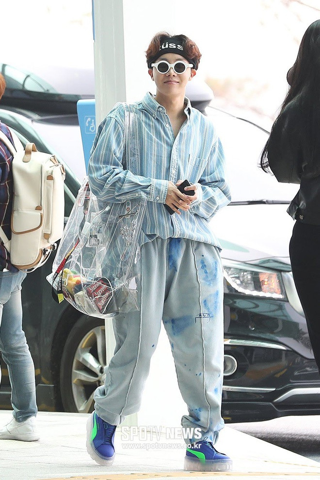 Loạt trang phục độc lạ chỉ BTS mới dám mặc nơi đông người ảnh 3 Loạt trang phục độc lạ chỉ BTS mới dám mặc nơi đông người ảnh 3