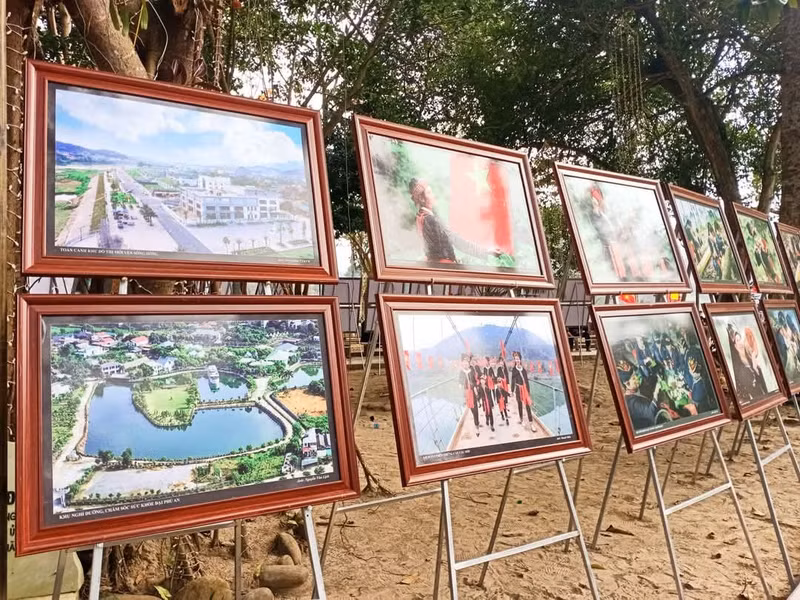 Đất và người Văn Yên sinh động trong các bức ảnh. 1000027923.jpg