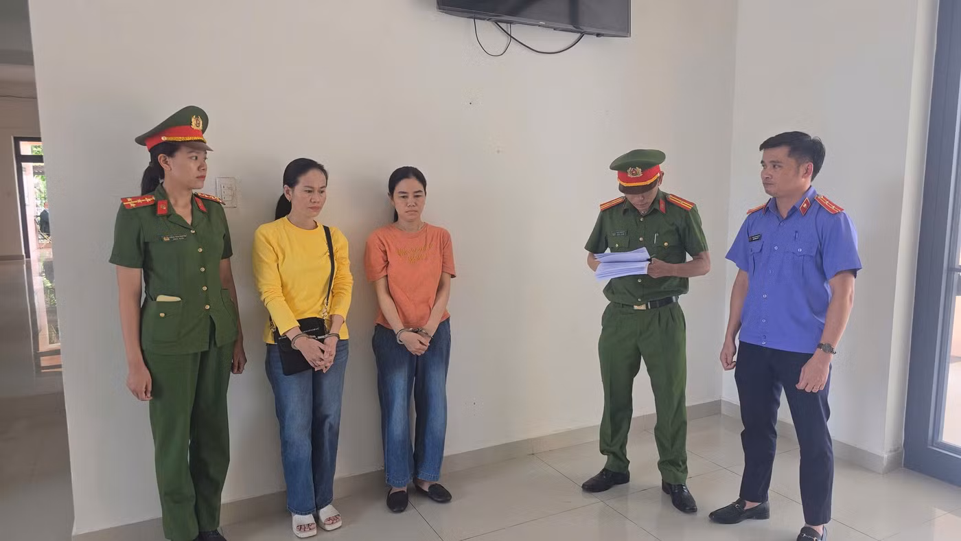 Cơ quan Công an thi hành lệnh bắt bị can để tạm giam đối với Phùng Thị Minh Sen và Ngô Thùy Linh.