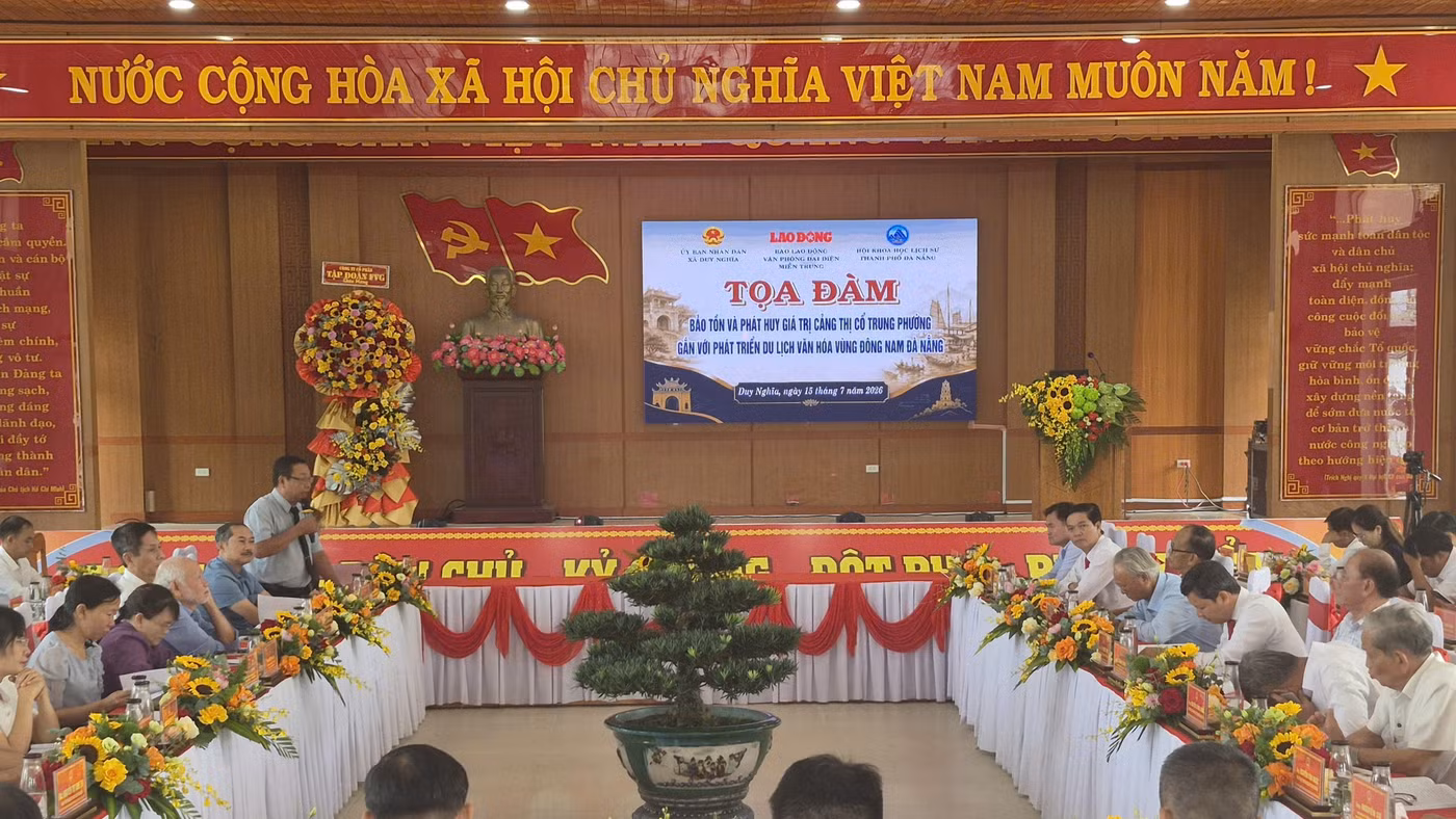 Quang cảnh buổi tọa đàm.